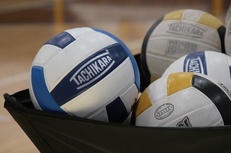 Volleyball Drops Opening Matches